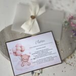 Zaproszenie CHRZEST ROCZEK wzór 33 miś baloniki różowe
