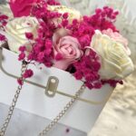 Flower box w torebce kwiaty mydlane- BIAŁO RÓŻOWE