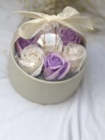 Flower box kopułka z różami mydlanymi- BIAŁO FIOLETOWE - obrazek 4